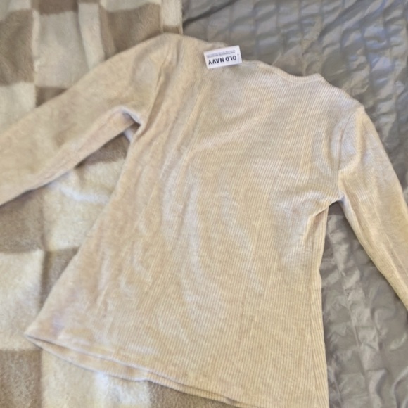 Old navy cream long sleeve - Picture 3 of 3